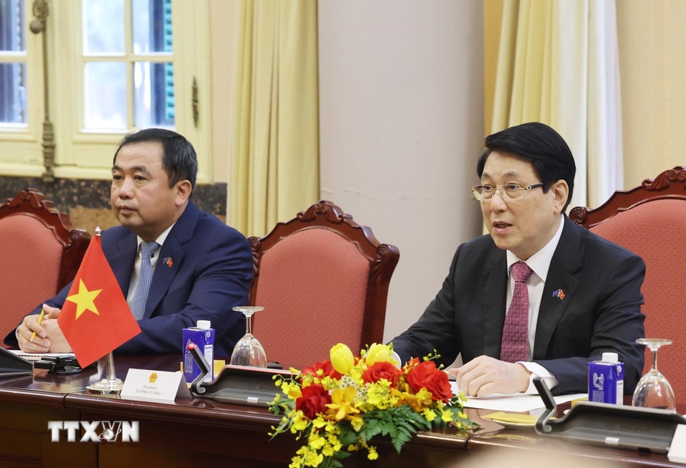 chu-tich-nuoc-va-chu-tich-hoi-dong-chau-au-hoi-dam-2.jpg