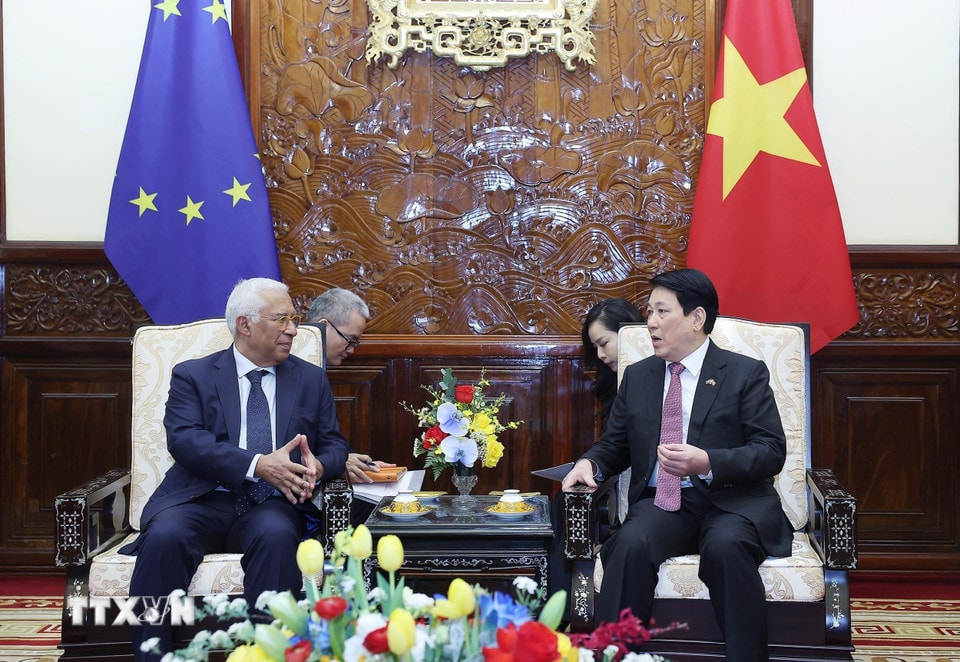 Chủ tịch nước Lương Cường và Chủ tịch Hội đồng châu Âu Antonio Costa hội đàm hẹp. Ảnh: Lâm Khánh/TTXVN