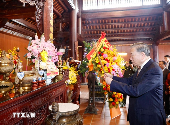 ttxvn-tong-bi-thu-to-lam-dang-huong-tuong-niem-tong-bi-thu-le-hong-phong-1.jpg
