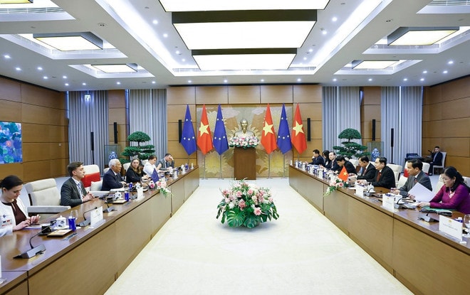 na-chairman-2.jpg