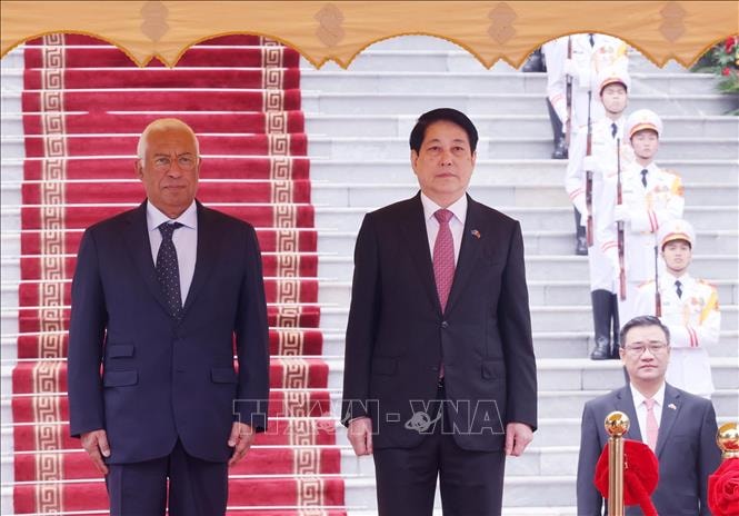 vna_potal_le_don_chu_tich_hoi_dong_chau_au_antonio_costa_tham_chinh_thuc_viet_nam_stand (1)
