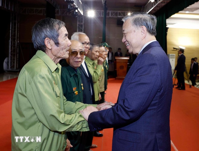 ttxvn-tong-bi-thu-to-lam-lam-viec-voi-ban-chap-hanh-dang-bo-tinh-dien-bien-31-4.jpg