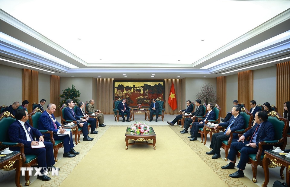 Thủ tướng Phạm Minh Chính tiếp đồng chí Bruno Rodríguez Parrilla, Ủy viên Bộ Chính trị, Đặc phái viên Đảng, Chính phủ Cuba, Bộ trưởng Bộ Ngoại giao Cuba. (Ảnh: Dương Giang/TTXVN)