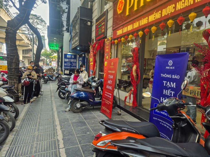 Gold exchange operates, market becomes more transparent