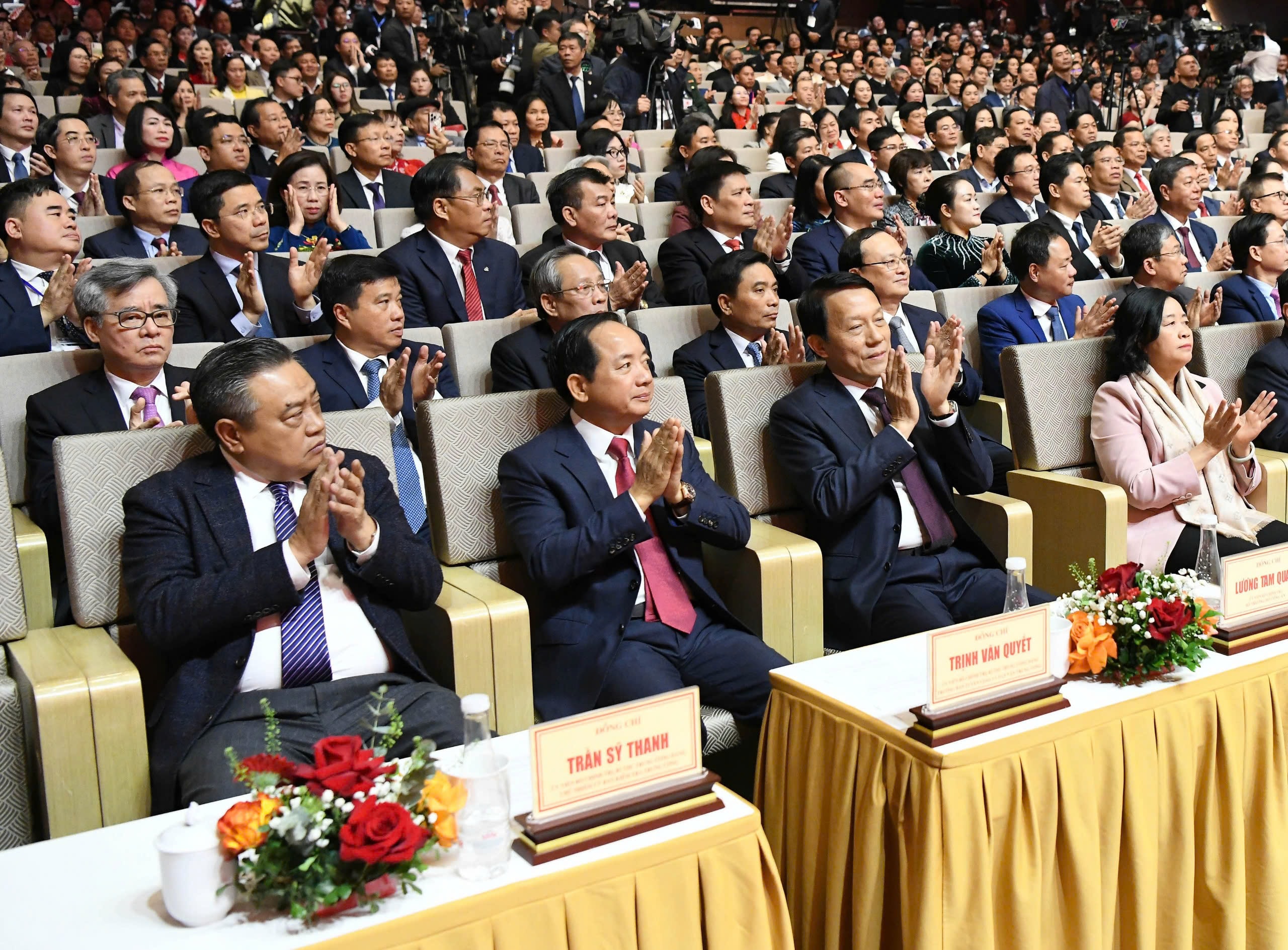 z7498155378478_7afde5de471548524dbbfe198d054840.jpg