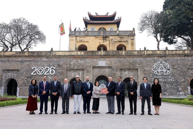 vna-potal-chu-tich-ha-vien-jordan-tham-khu-di-tich-hoang-thanh-thang-long-8572943.jpg