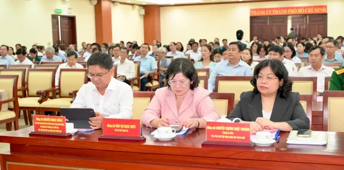 Lãnh đạo TPHCM đến dự hội nghị hiệp thương lần thứ 2. Ảnh VĂN MINH