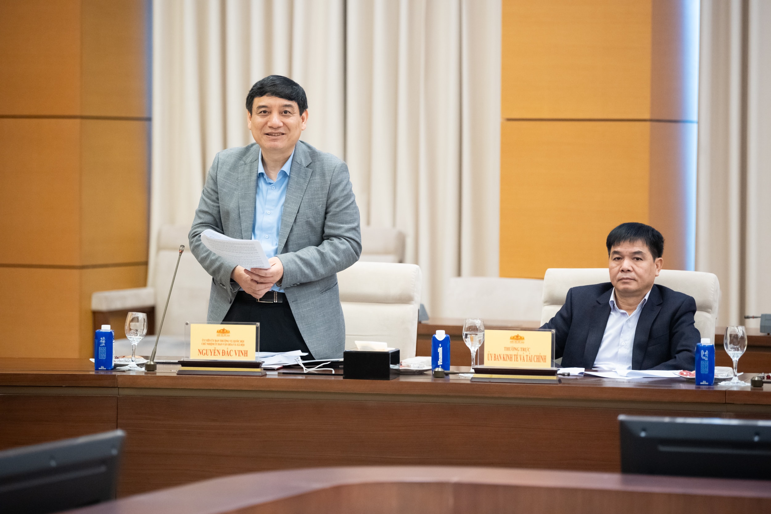 Chủ nhiệm Ủy ban Văn hóa và Xã hội Nguyễn Đắc Vinh phát biểu