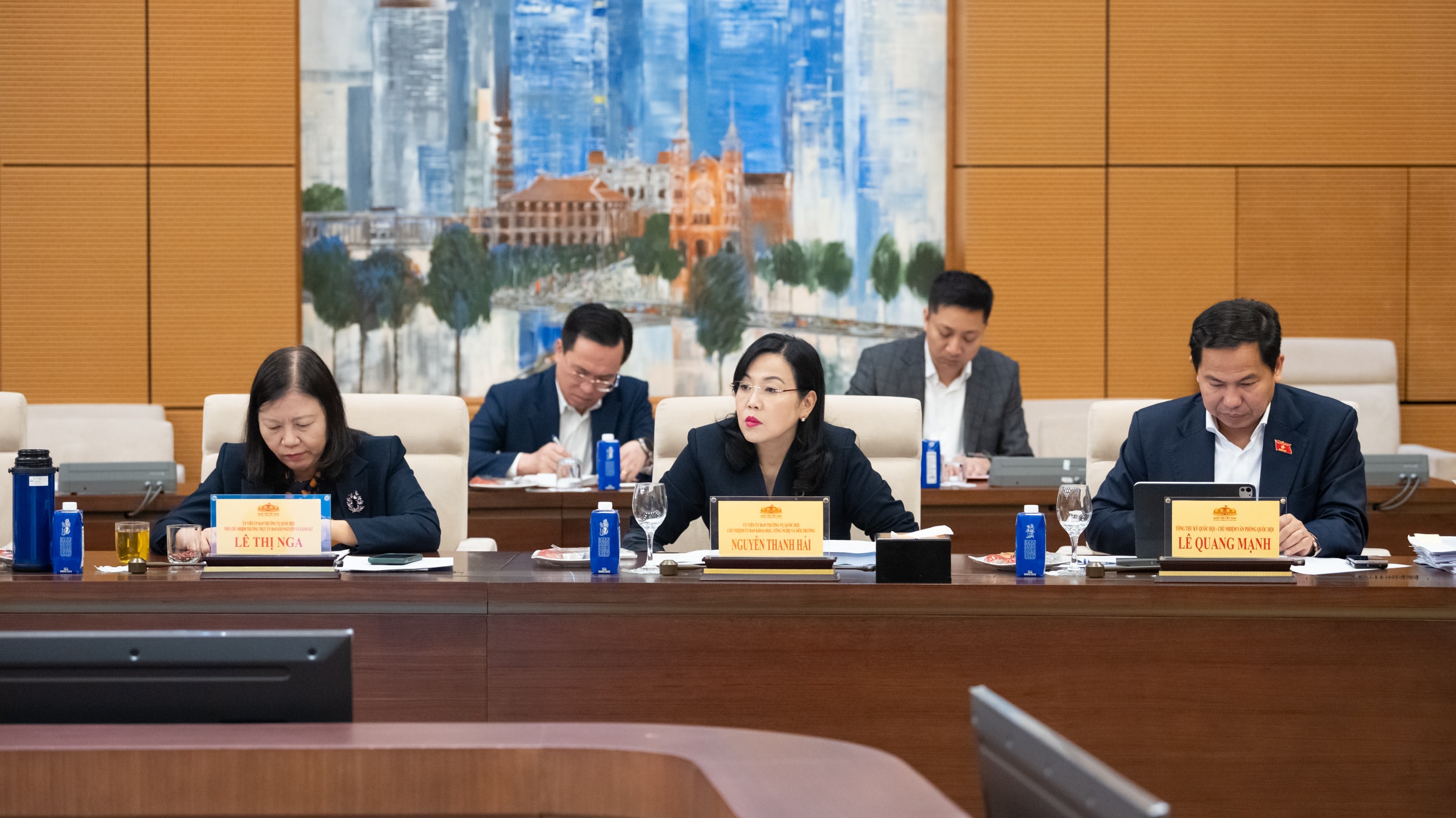 Đại biểu tham dự phiên họp
