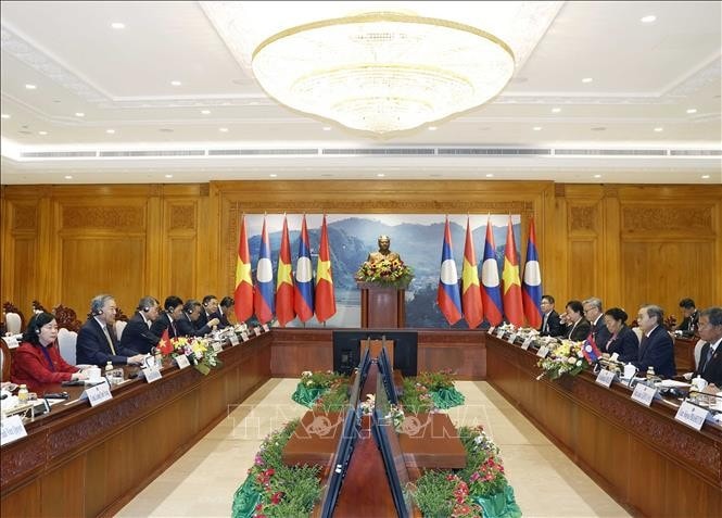 At the meeting between Party General Secretary To Lam and President of the Lao National Assembly Saysomphone Phomvihane (Photo: VNA)