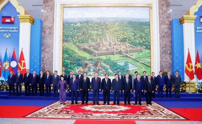 vna-potal-cuoc-gap-cap-cao-giua-3-dang-dang-nhan-dan-campuchia-dang-cong-san-viet-nam-va-dang-nhan-dan-cach-mang-lao-8577351.jpg