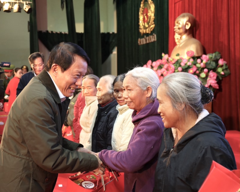 BT_trao_nguoi_dan-1770549443297.jpg