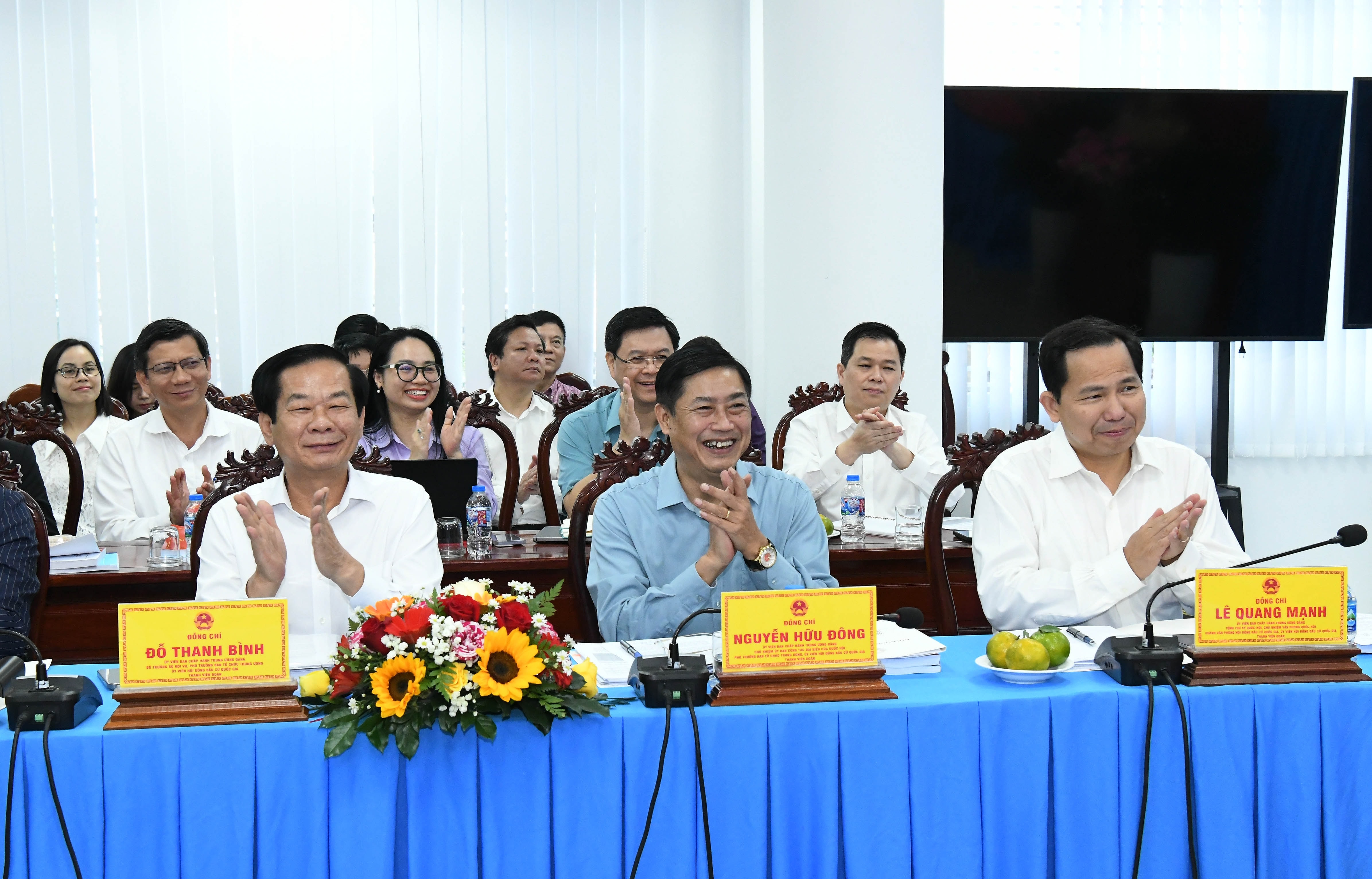 cac-dai-bieu-tham-du-phien-lam-viec.4.jpg