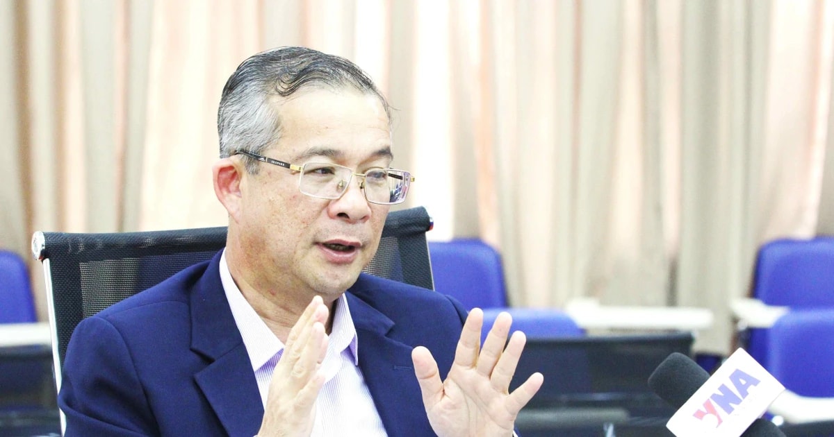Assoc. Prof. Dr. Neak Chandarith, Director of the Institute for International Studies and Public Policy (IISPP) at the Royal University of Phnom Penh grants an interview to the Vietnam News Agency. (Photo: VNA)
