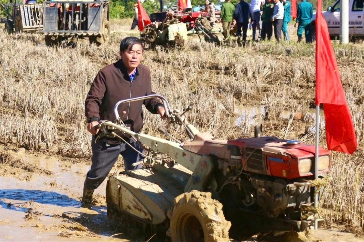 Lễ phát động xuống đồng cày đất, gieo mạ đồng loạt vụ đông xuân 2026, xã Đam Rông 2, tỉnh Lâm Đồng.