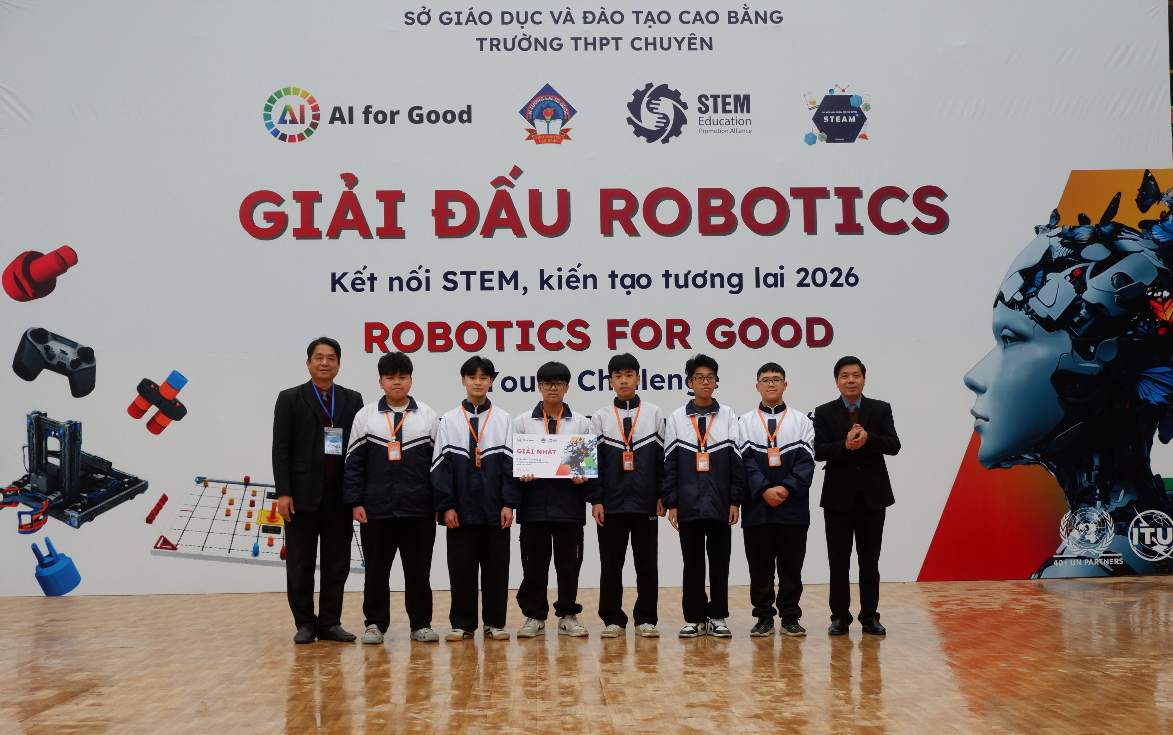Robot Cao Bang 3