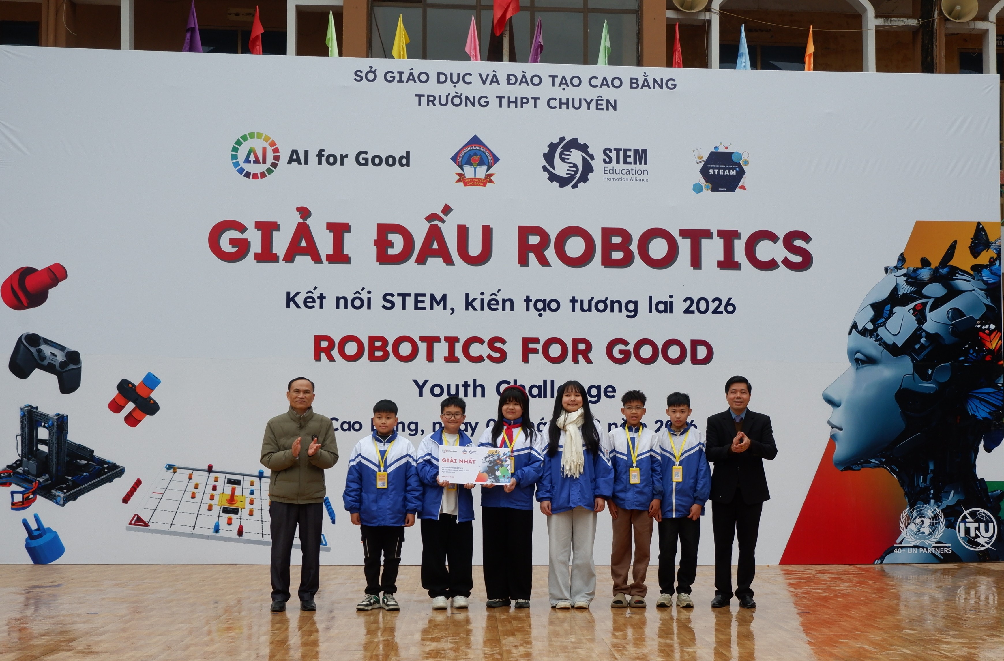 Robot Cao Bang 7