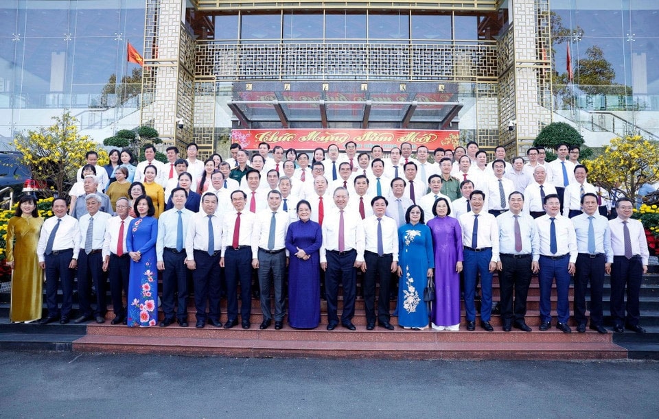 Tổng Bí thư Tô Lâm với đại biểu Đảng bộ, chính quyền, nhân dân tỉnh Tây Ninh. Ảnh: Thống Nhất/TTXVN