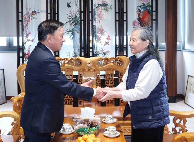 vna-potal-thuong-truc-ban-bi-thu-chuc-tet-cac-dong-chi-nguyen-lanh-dao-dang-nha-nuoc-8583985.jpg