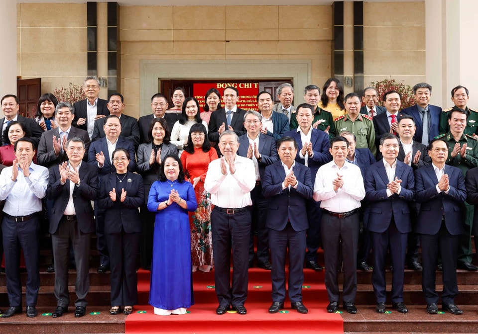 Tổng Bí thư Tô Lâm thăm, chúc tết Đảng bộ, chính quyền và Nhân dân tỉnh Đắk Lắk. (Ảnh: Thống Nhất/TTXVN)