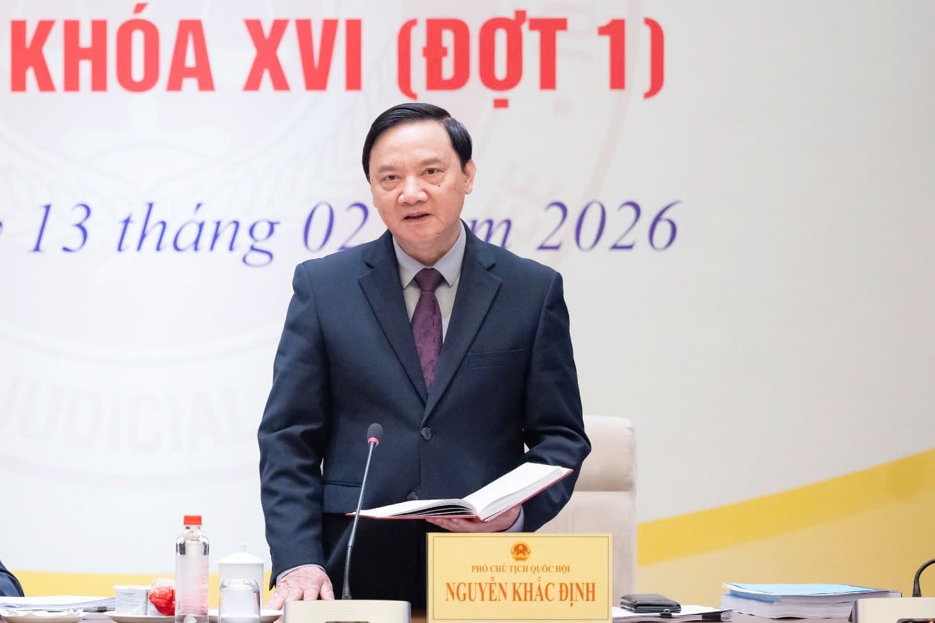 Phó Chủ tịch Quốc hội Nguyễn Khắc Định phát biểu