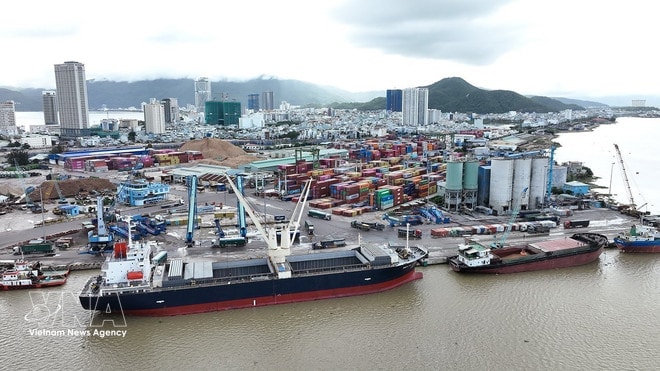 vnanet-quy-nhon-port.jpg