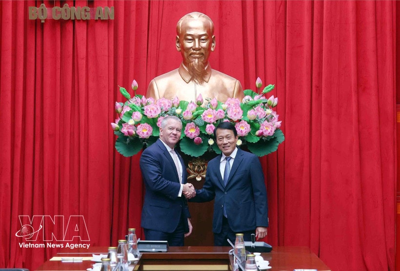 General Luong Tam Quang, Politburo member and Minister of Public Security, receives US Assistant Secretary of State for East Asian and Pacific Affairs Michael DeSombre in Hanoi on February 13. Photo: VNA