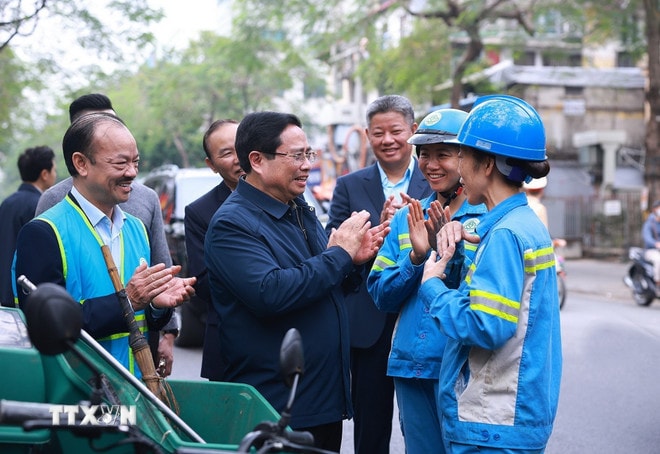 ttxvn-1502-thu-tuong-chuc-tet-cong-nhan-moi-truong-3.jpg