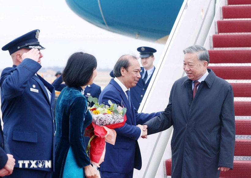 ワシントンD.C.のアンドリュース空軍基地で行われたトー・ラム事務総長歓迎式典（写真：トン・ニャット/VNA）