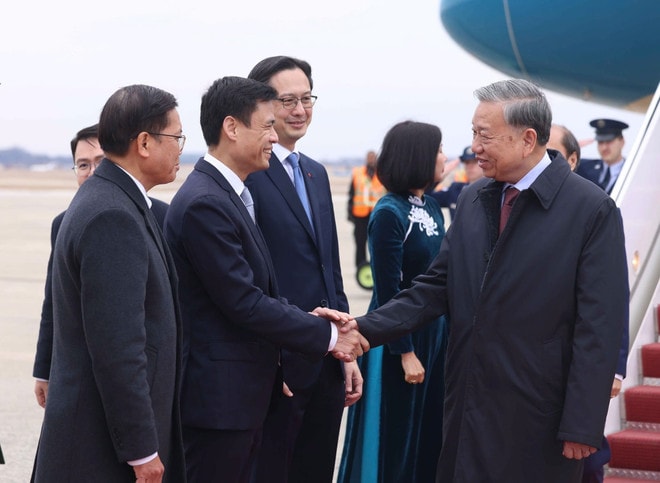 tong-bi-thu-den-washington-dc-bat-dau-tham-du-cuoc-hop-khai-mac-hoi-dong-hoa-binh-ve-gaza-8597919.jpg