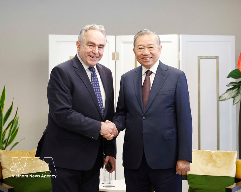 Party General Secretary gives a reception for former US Deputy Secretary of State on February 20 afternoon in Washington D.C. (Photo: VNA)