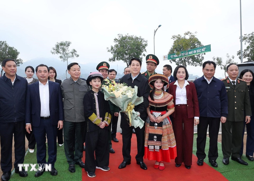 Chủ tịch nước Lương Cường dự Lễ phát động “Tết trồng cây đời đời nhớ ơn Bác Hồ.” (Ảnh: Lâm Khánh/TTXVN)