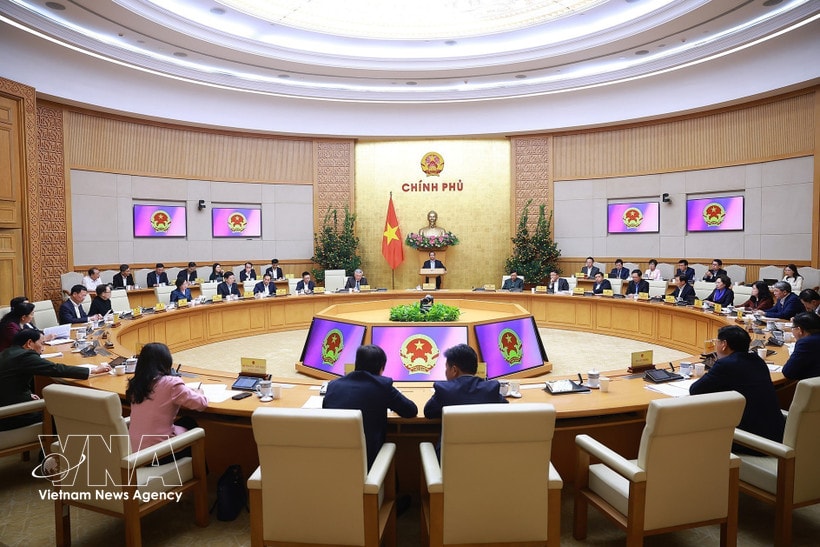 Prime Minister Pham Minh Chinh on February 22 chairs a meeting of the Government’s standing members to review Tet celebrations and implement key task for the post-holiday period. (Photo: VNA)