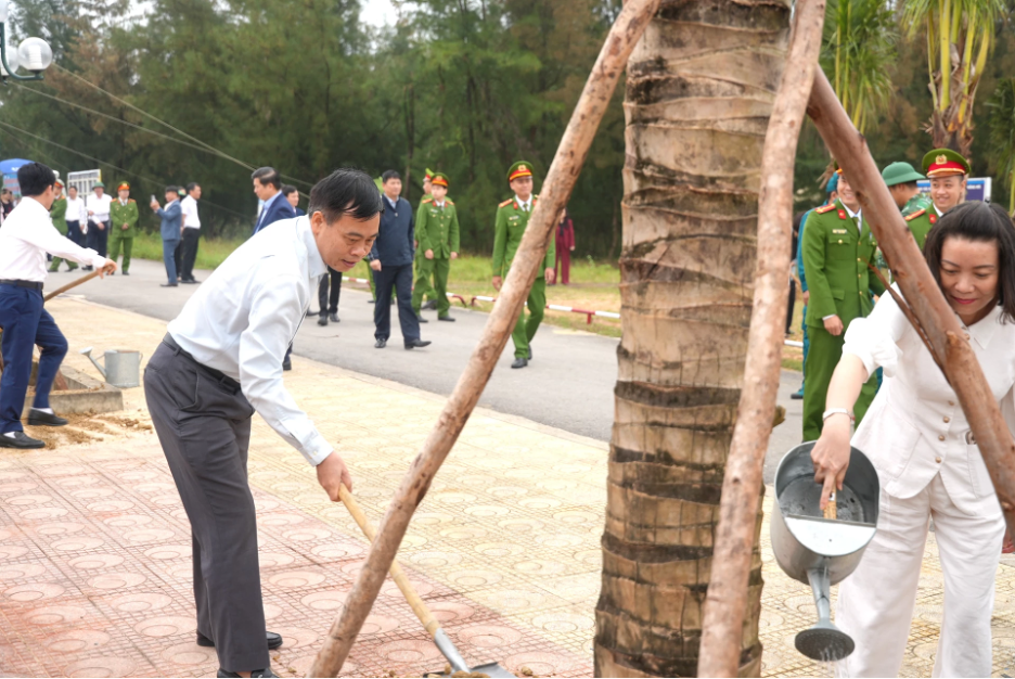 tet-trong-cay-2.png