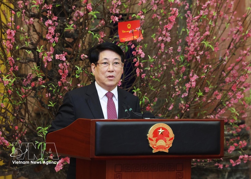 State President Luong Cuong speaks at the meeting with the Presidential Office staff on February 24. (Photo: VNA)
