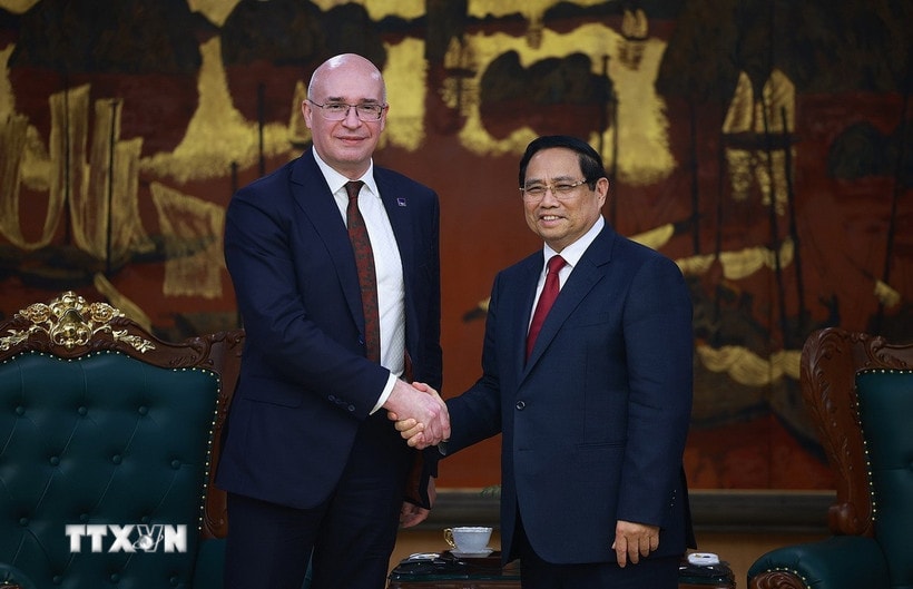Thủ tướng Phạm Minh Chính tiếp Tổng giám đốc Hãng Thông tấn TASS (Liên bang Nga) Andrey Kondrashov. (Ảnh: Dương Giang/TTXVN)