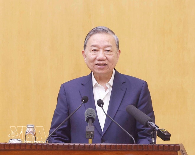 vnanet-tong-bi-thu-to-lam-trinh-bay-chuong-trinh-hanh-dong-voi-cu-tri-anh-ttxvn.jpg