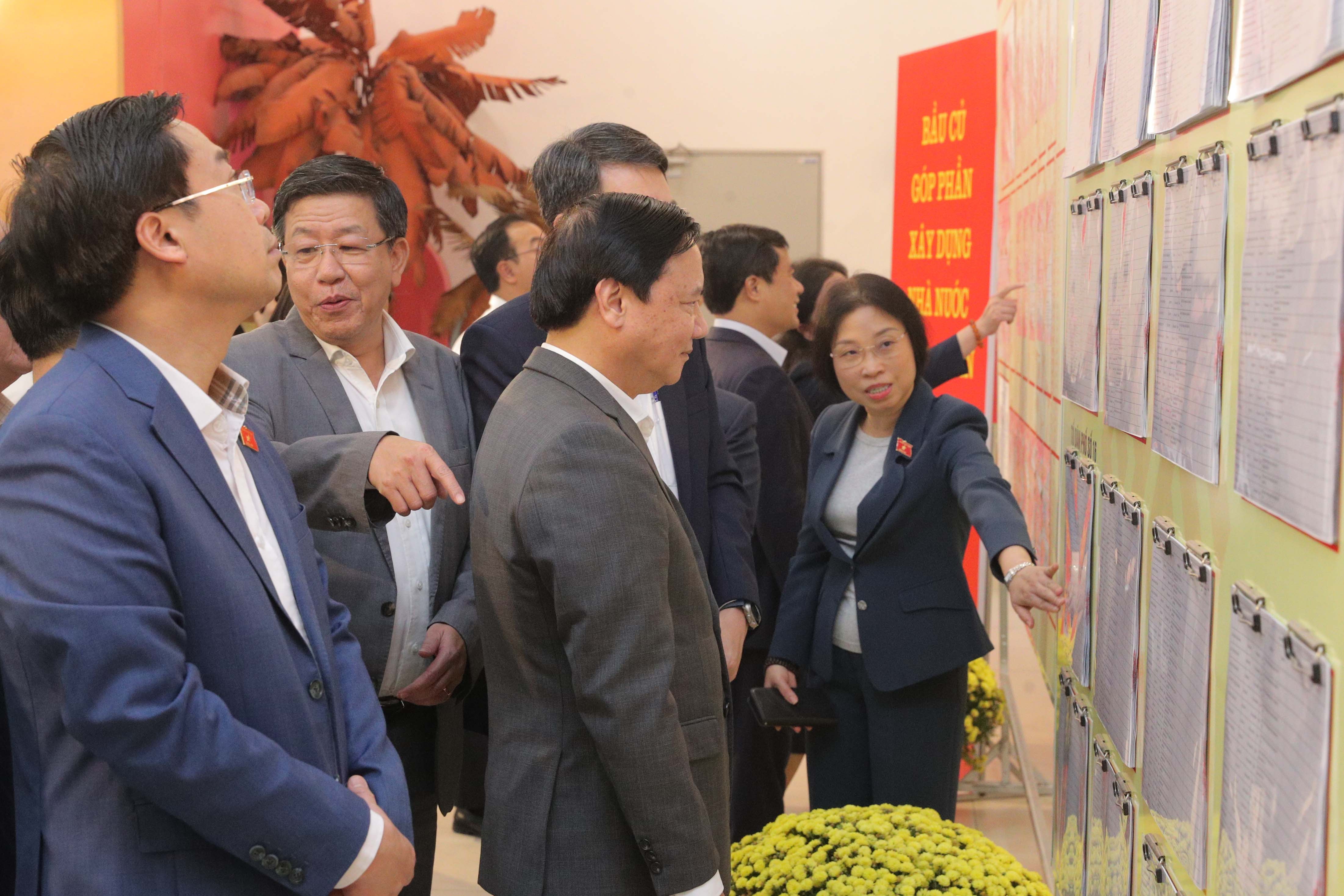Phó Chủ tịch Quốc hội Nguyễn Khắc Định giám sát, kiểm tra công tác bầu cử 4