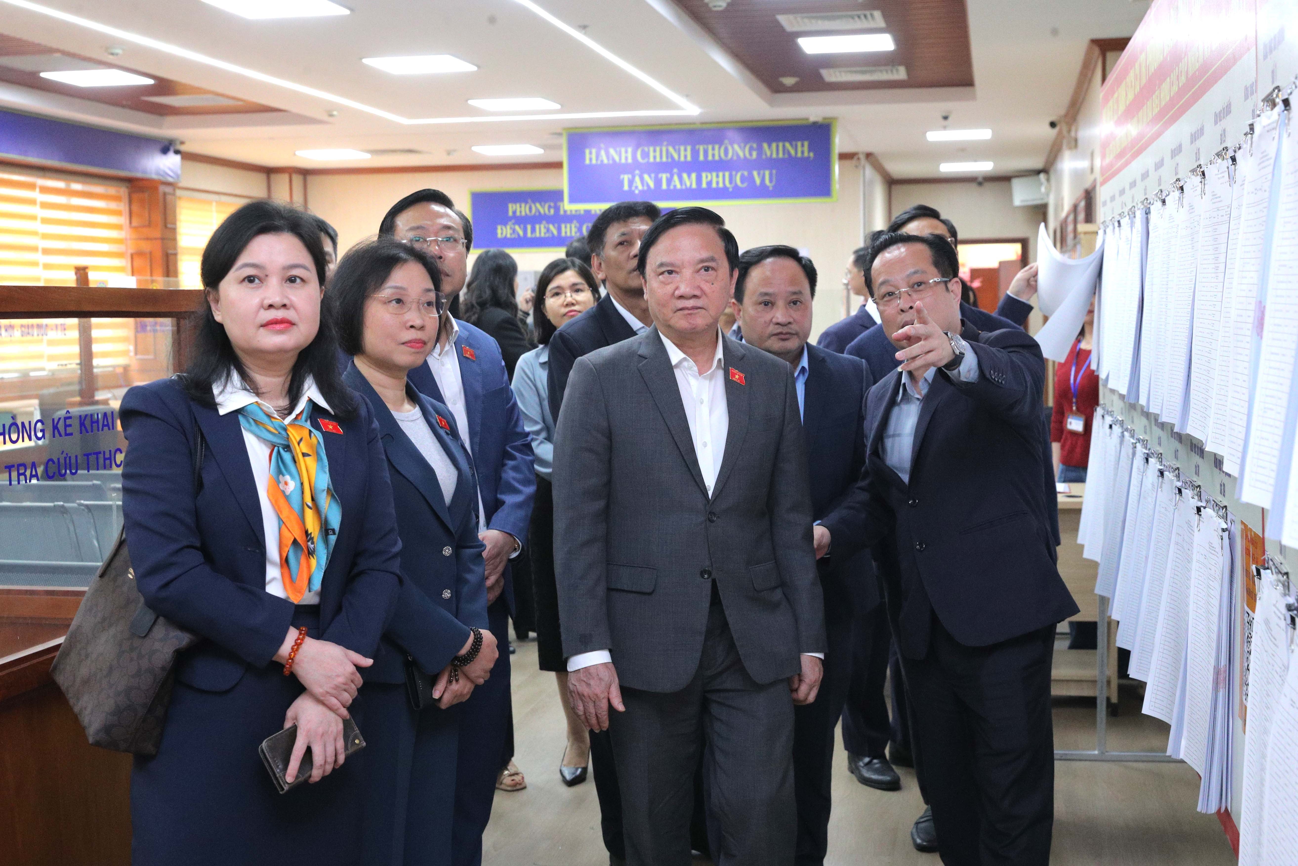 Phó Chủ tịch Quốc hội Nguyễn Khắc Định giám sát, kiểm tra công tác bầu cử 6