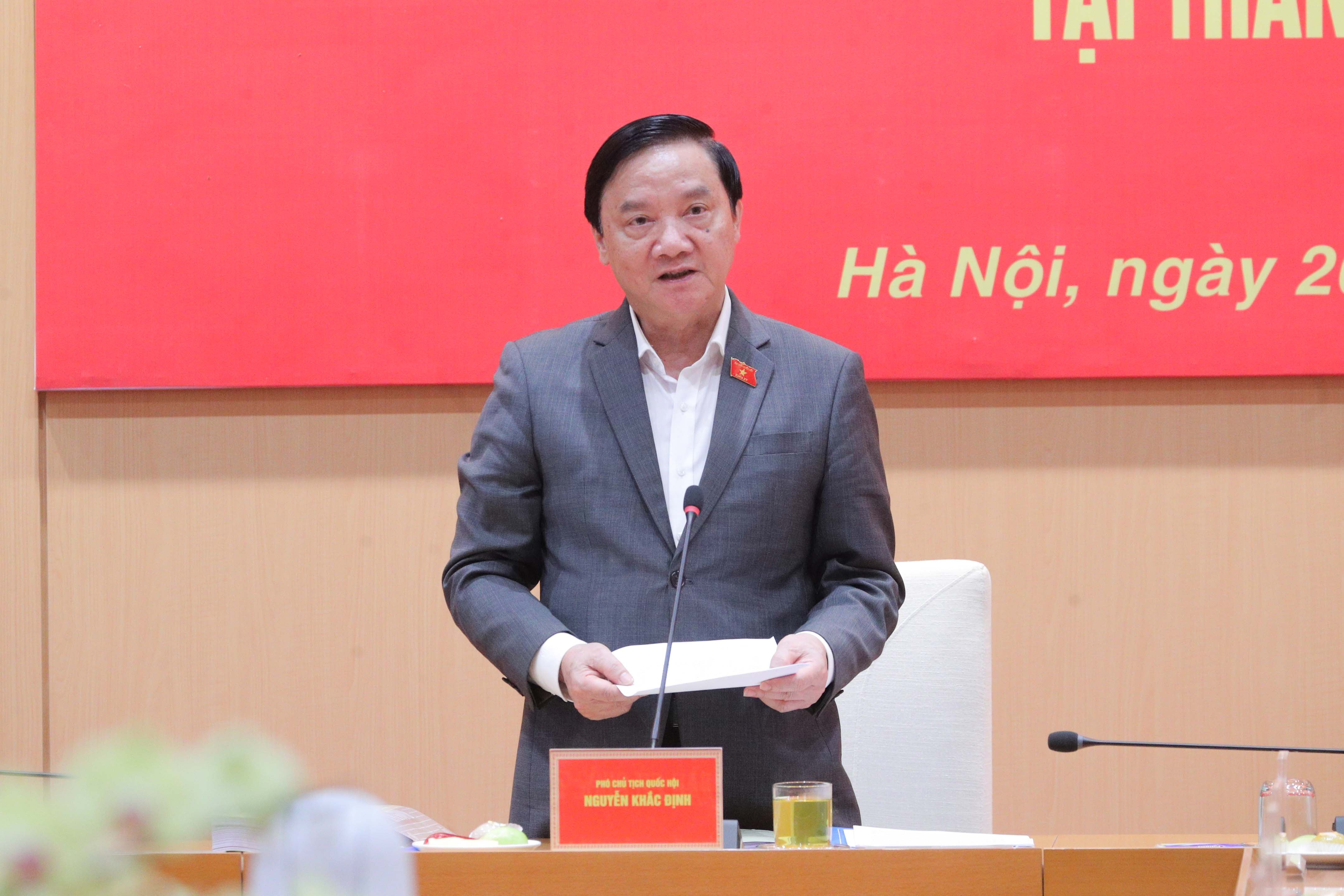 Phó Chủ tịch Quốc hội Nguyễn Khắc Định phát biểu