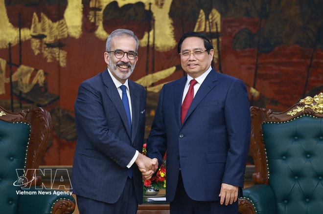 Prime Minister Pham Minh Chinh and Portuguese Minister of State and Foreign Affairs Paulo Rangel at the meeting on February 27 (Photo: VNA) vnanet-feb27-12.jpg