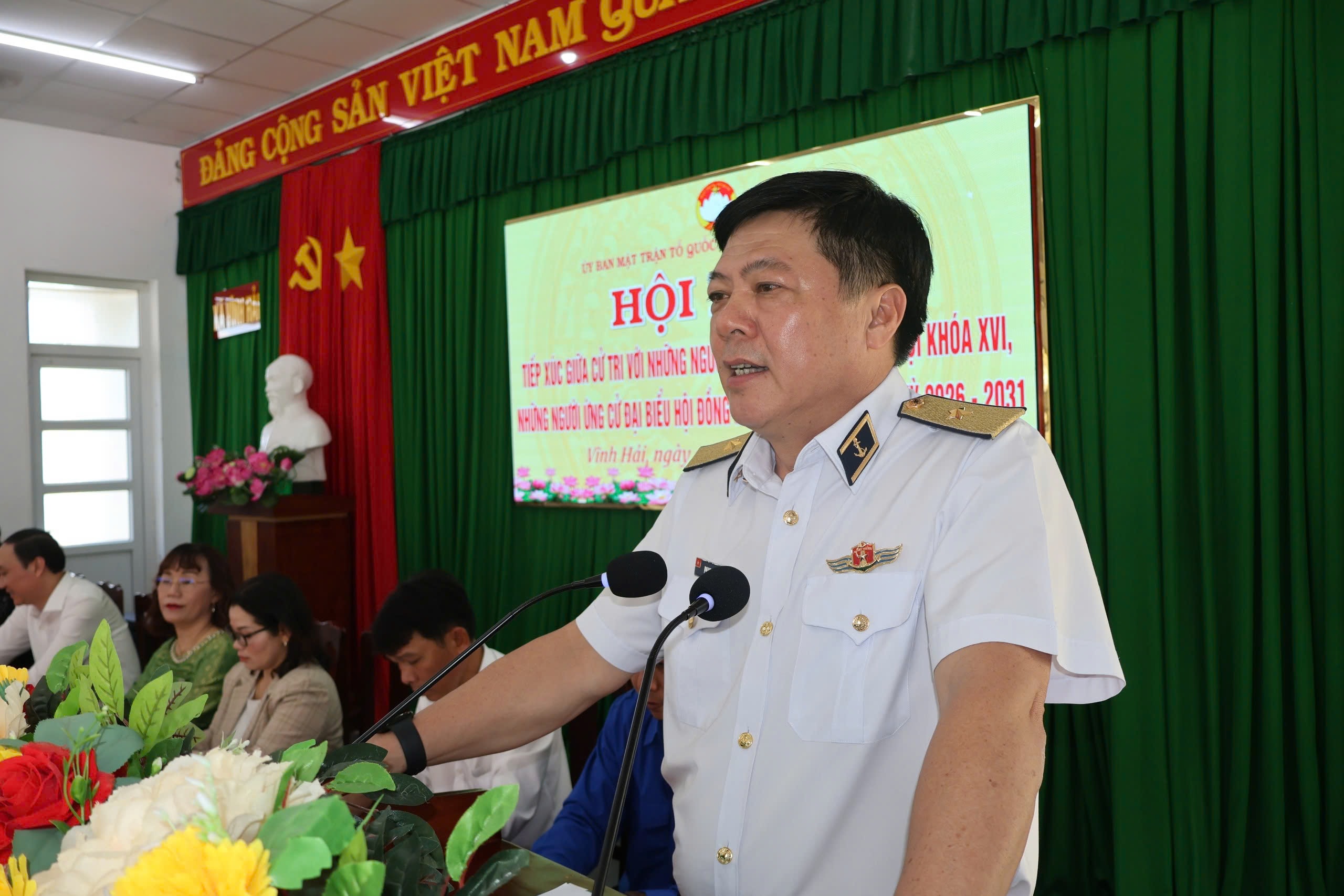 Chuẩn Đô đốc, Phó Tư lệnh Quân chủng Hải quân Phạm Minh TuấnNgười ứng cử đại biểu Quốc hội khóa XVI phát biểu tại hội nghị