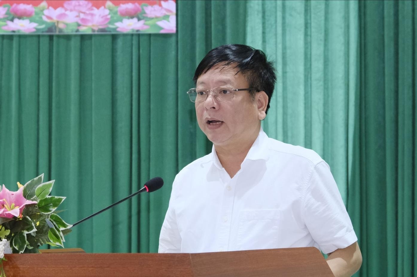 Nguyễn Trường Giang, Phó Chủ nhiệm Ủy ban Pháp luật và Tư pháp của Quốc hội trình bày chương trình hành động