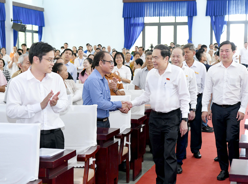 ctqh-va-cac-dai-bieu-du-cuoc-tiep-xuc-cu-tri(1).png