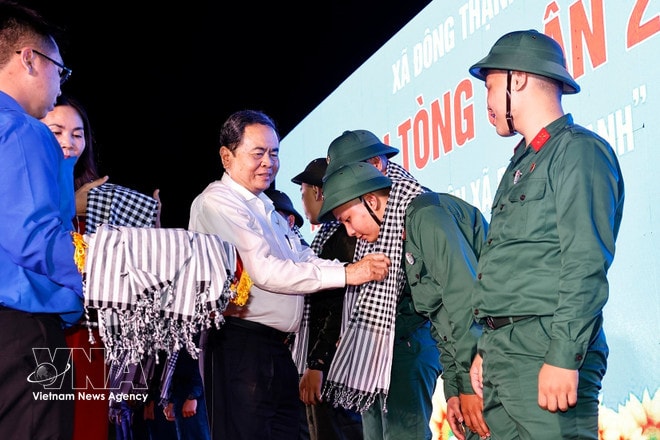 vnanet-tran-thanh-man-dong-thanh-2.jpg