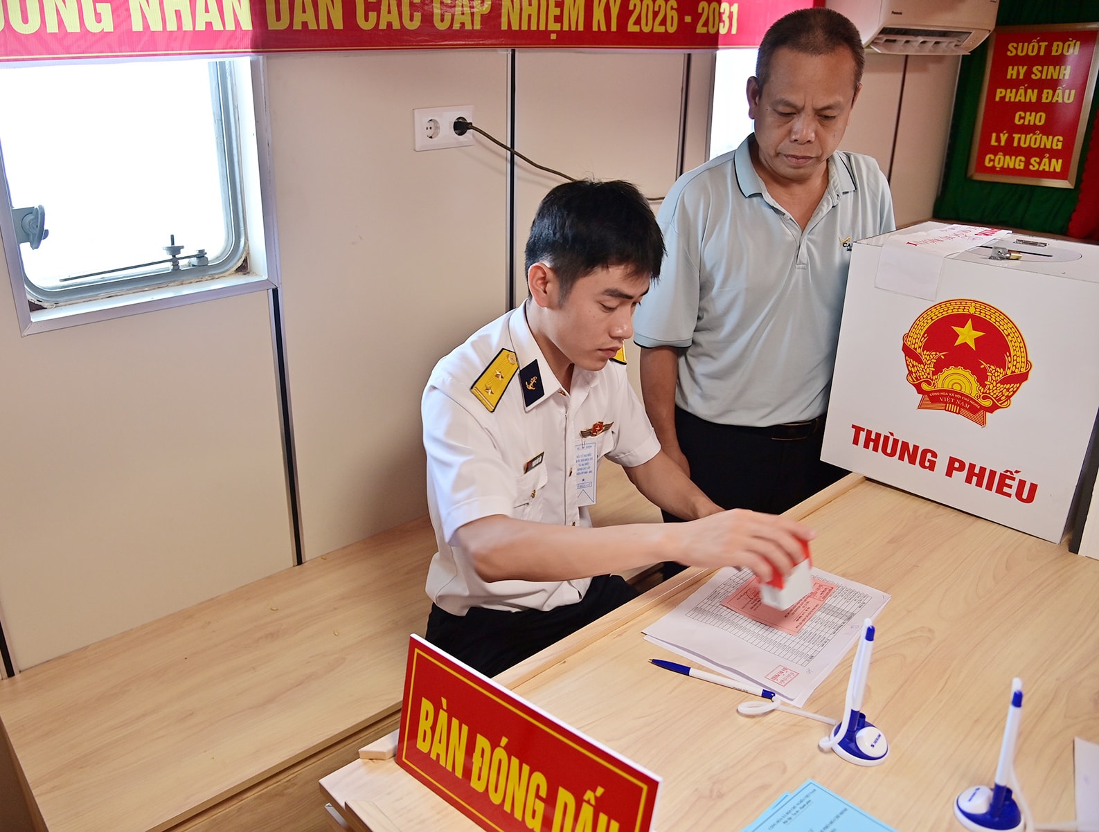 3. Cử trì Tàu Hải An 68 hoàn thành quyền và nghĩa vụ công dân