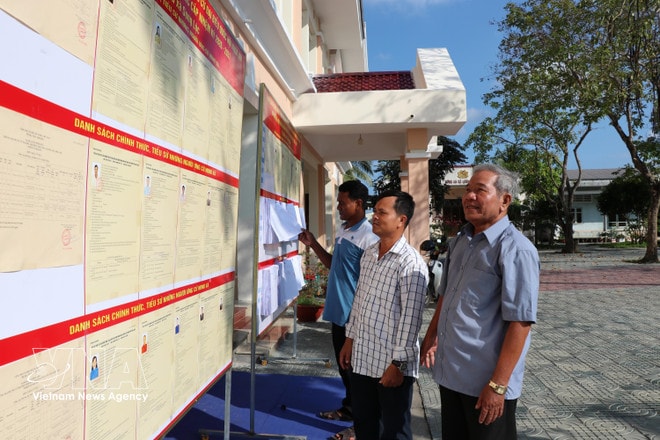vnanet-vna-potal-bau-cu-quoc-hoi-va-hdnd-dong-bao-khmer-vinh-long-chung-suc-cho-ngay-hoi-bau-cu-8619880.jpg
