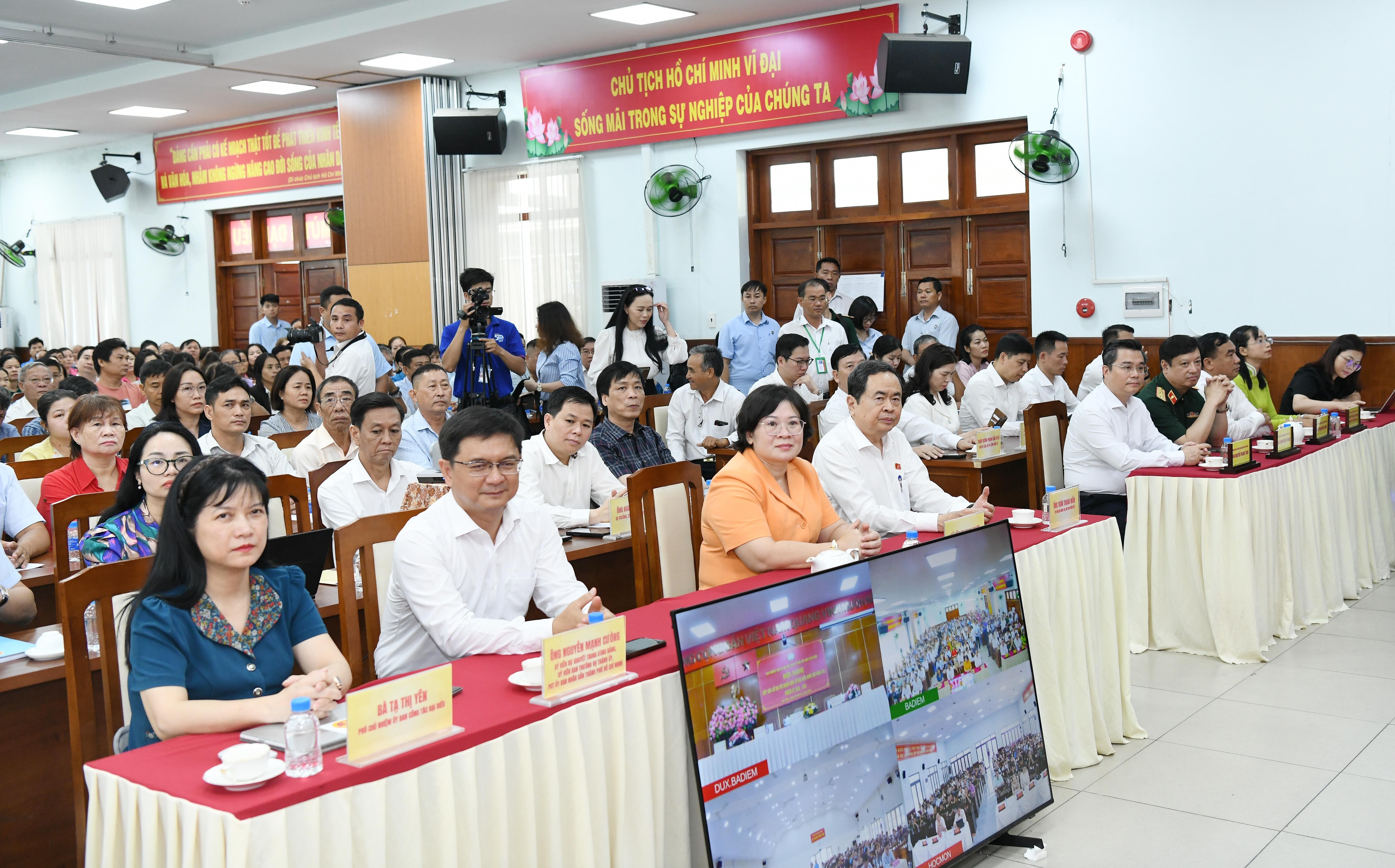 ctqh-du-cuoc-tiep-xuc-cu-tri-tai-xa-ba-diem.dsc_3350(1).jpg