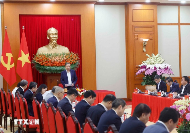 ttxvn-0403-tong-bi-thu-lam-viec-100-nam-dang-lanh-dao-cach-mang-viet-nam-5.jpg