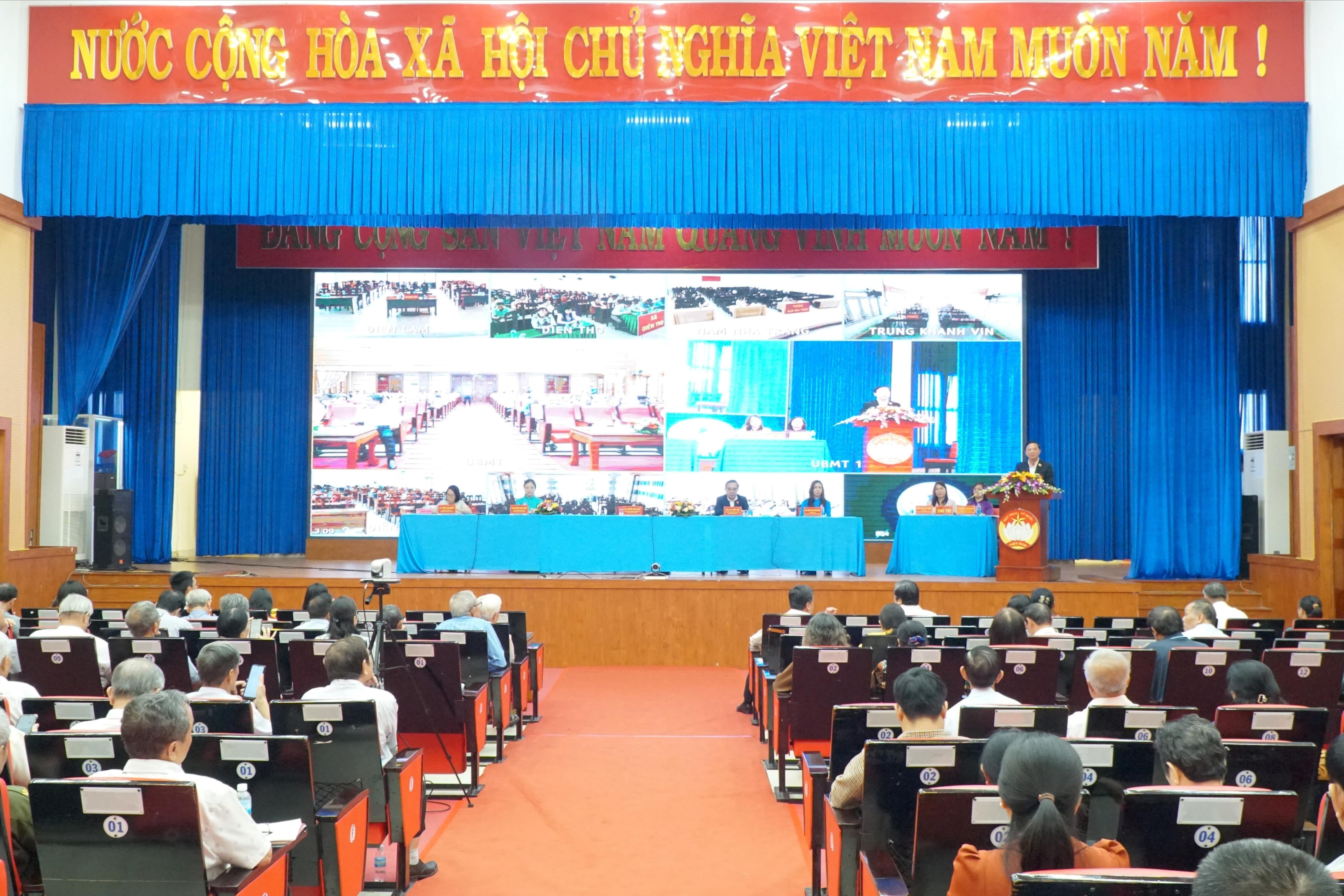 Toàn cảnh buổi tiếp xúc cử tri 